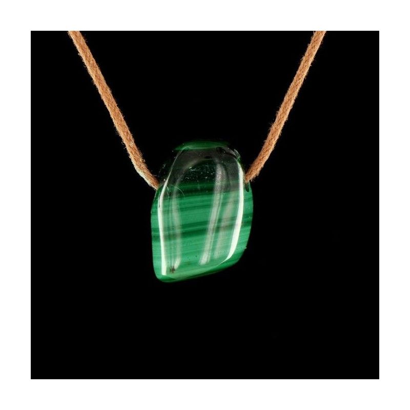 Pendentif pierre malachite sur cordon