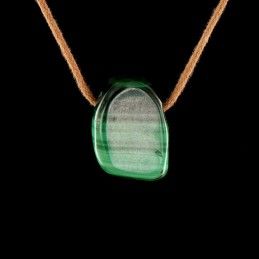 Pendentif pierre malachite sur cordon