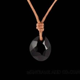 Pendentif galet facetté en onyx noir.