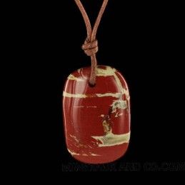 Pendentif jaspe rouge en pierre roulée sur cordon coton.