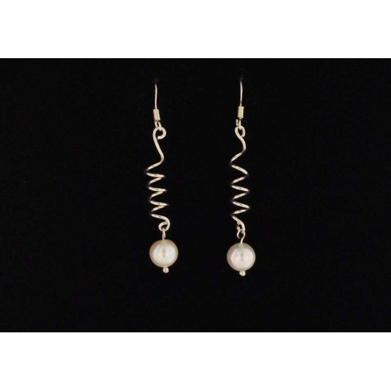 Boucles d'oreilles tortillons argent 925 et perles de culture ovales.