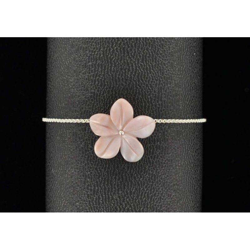 Bracelet argent et fleur de nacre rose.